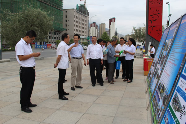 隴運(yùn)集團(tuán)公司組織開展“6.16”安全宣傳咨詢?nèi)栈顒?dòng)